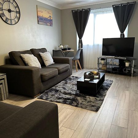 Modern Cosy Warm Home With Free Parking Chelmsford Exterior photo