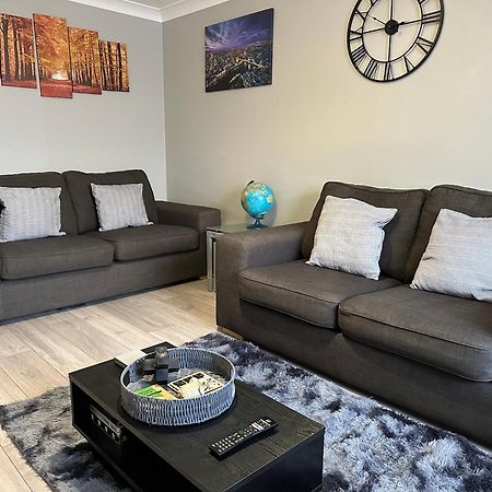 Modern Cosy Warm Home With Free Parking Chelmsford Exterior photo