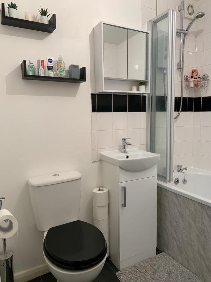 Modern Cosy Warm Home With Free Parking Chelmsford Exterior photo