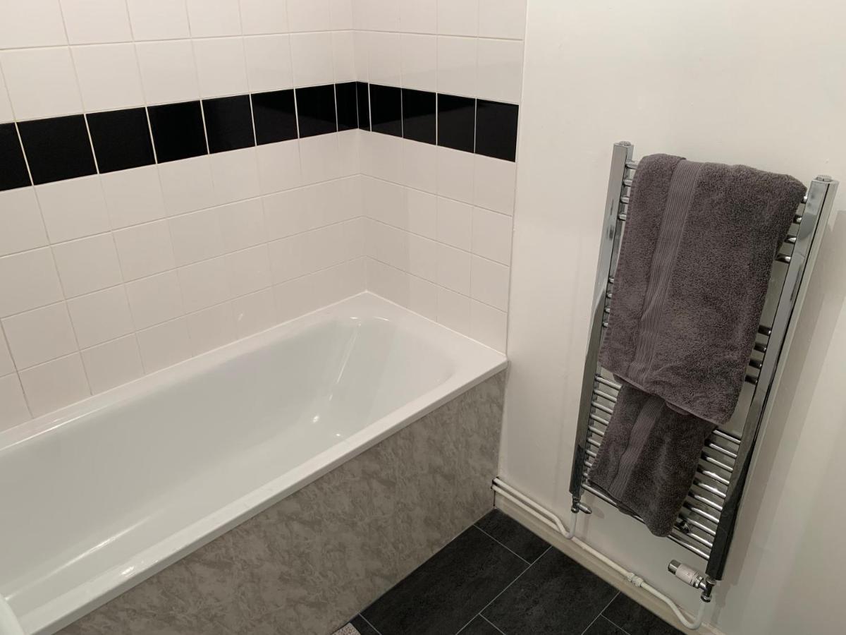 Modern Cosy Warm Home With Free Parking Chelmsford Exterior photo