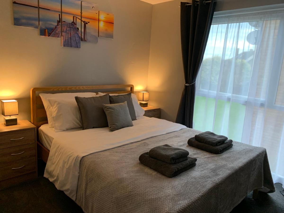 Modern Cosy Warm Home With Free Parking Chelmsford Exterior photo